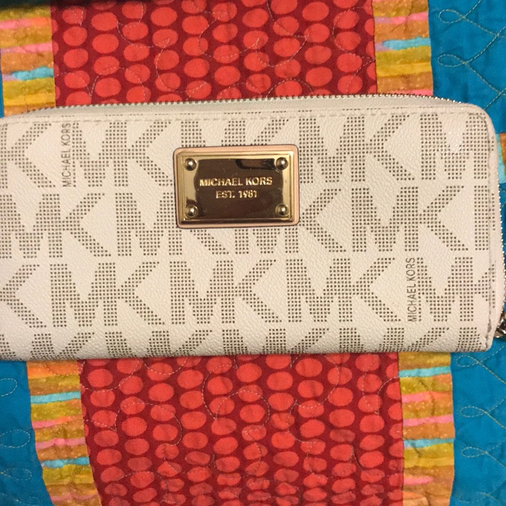 Michael Kors logo wallet